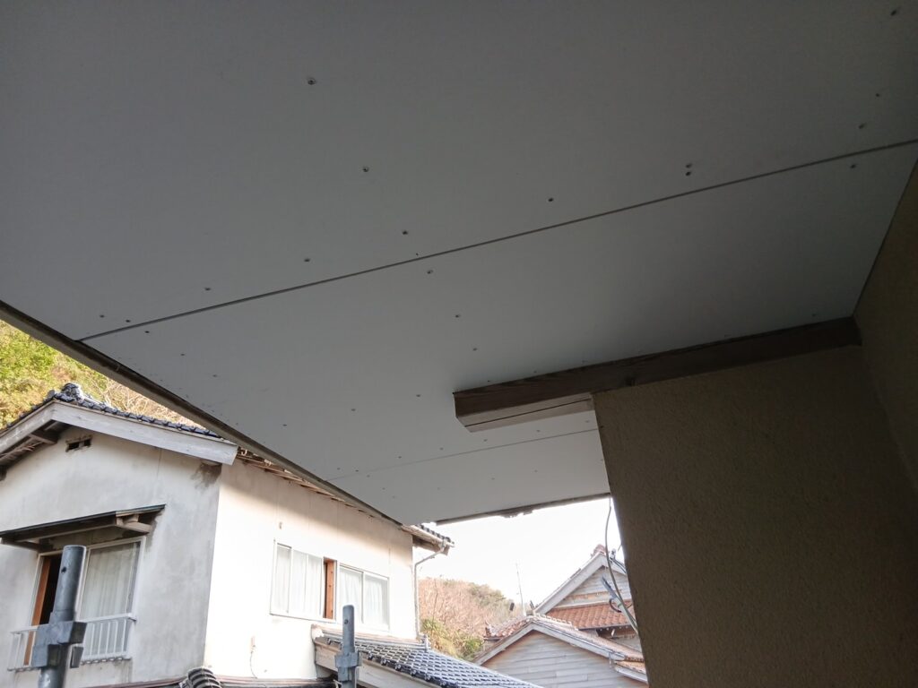 軒天ボード修繕後2